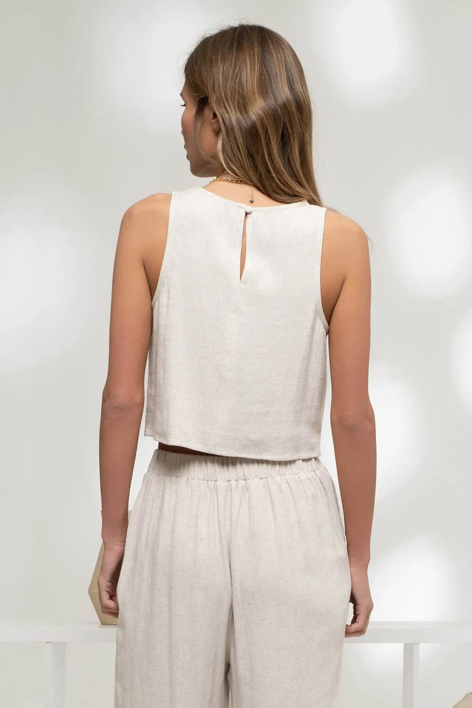 Round Neck Sleeveless Cropped Top