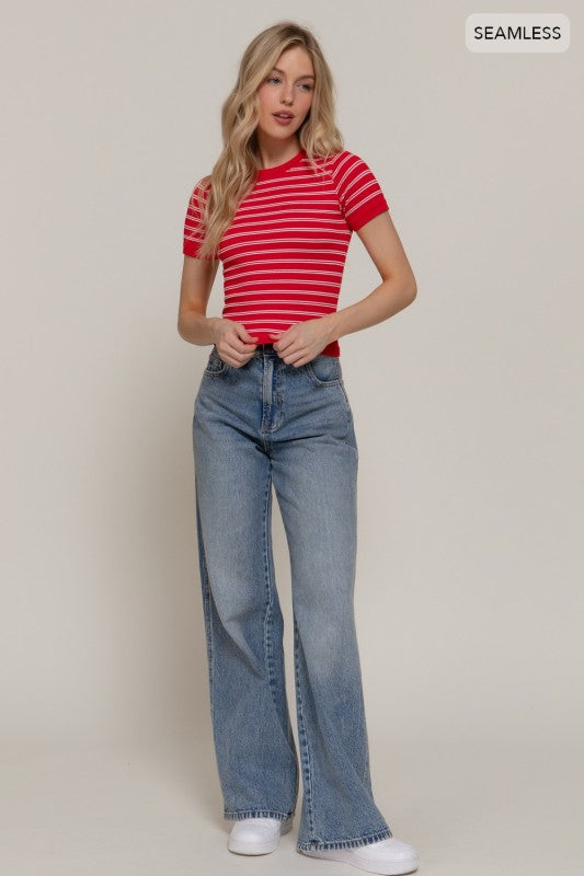 Short Sleeve Seamless Tee