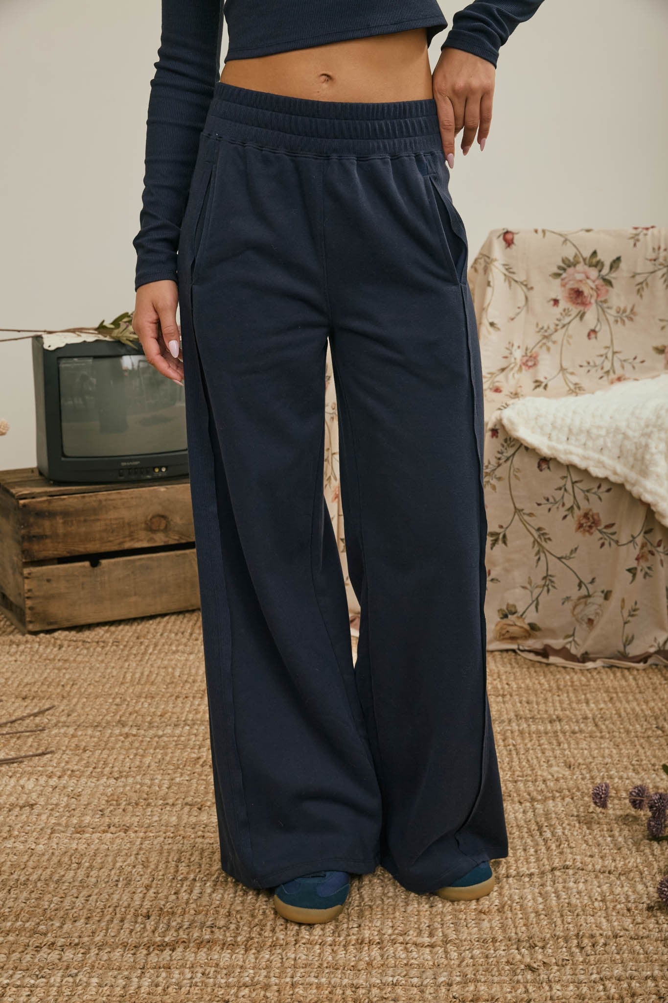 Elastic Waist WIdeleg Side Panel Pant