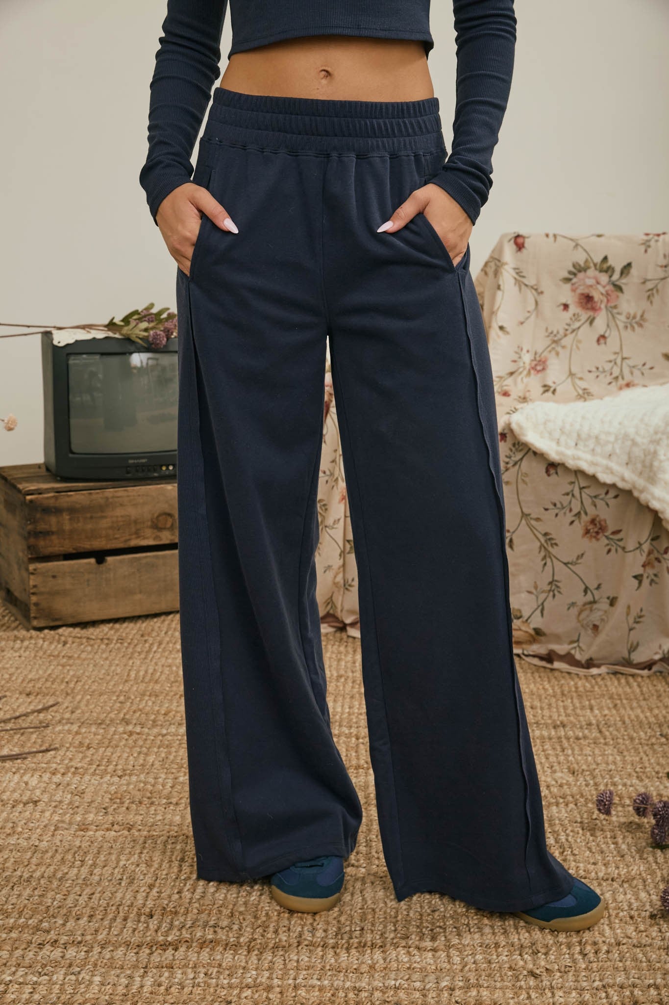 Elastic Waist WIdeleg Side Panel Pant