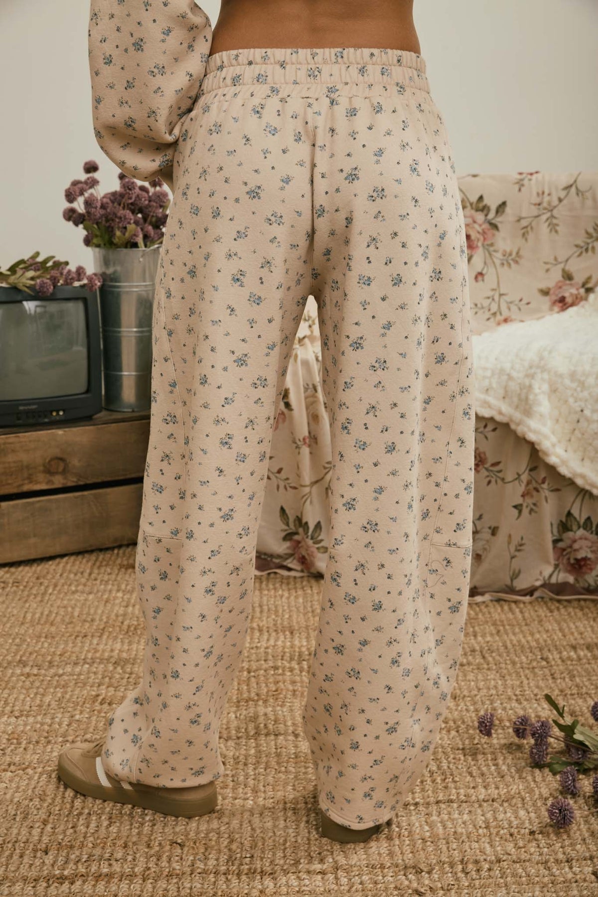 Ditzy Floral Wide Leg Sweatpants